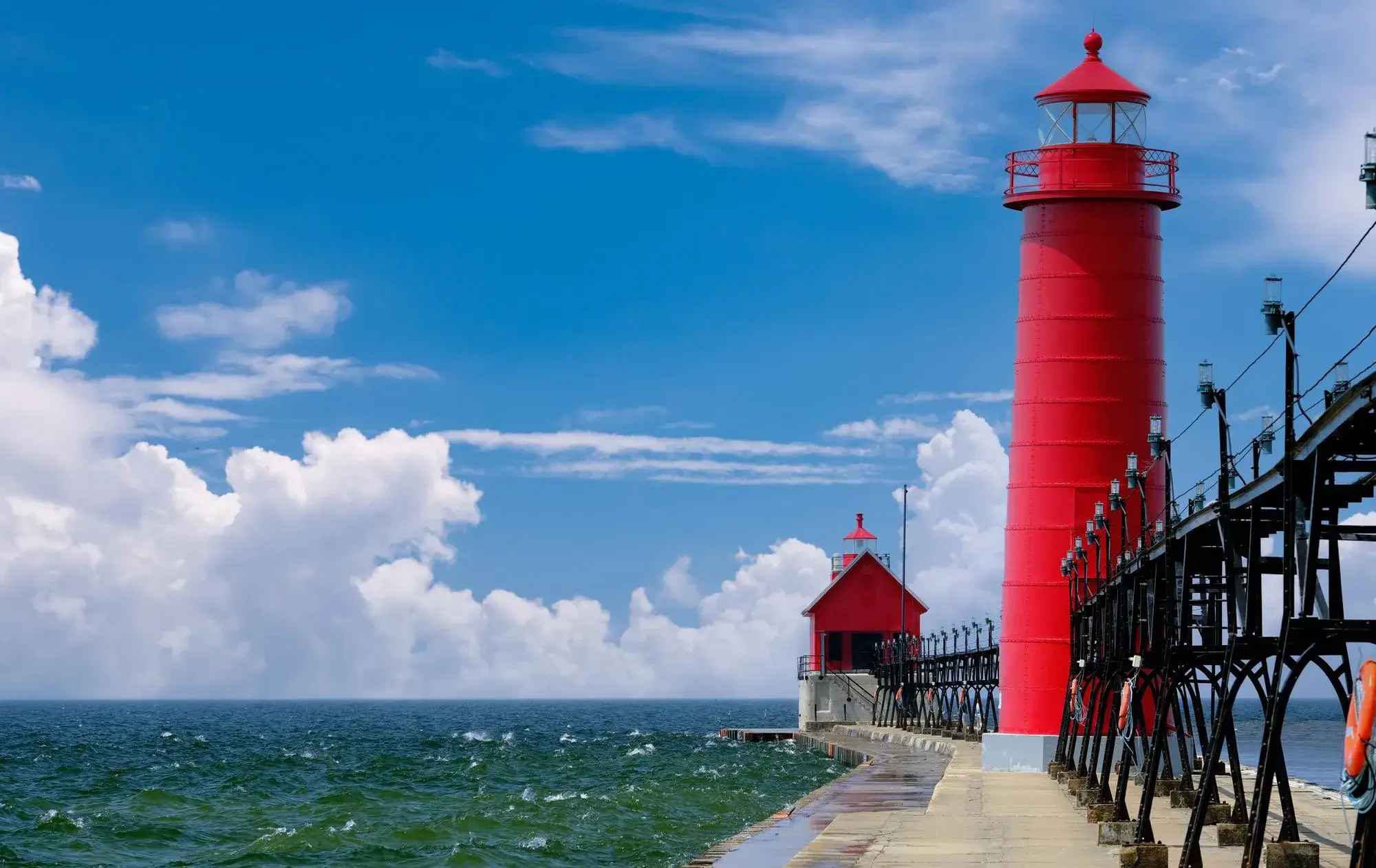 Read more about the article Grand Haven South Pier & Lighthouses