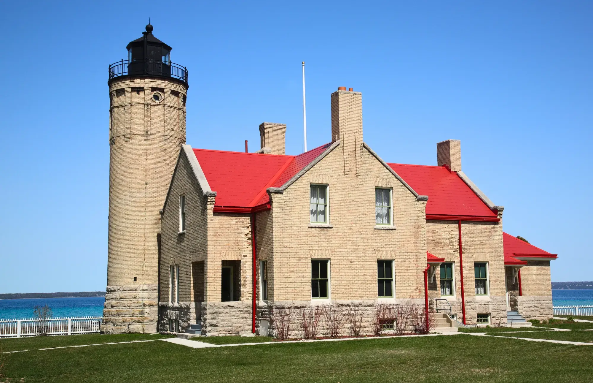 Read more about the article Old Mackinac Point Lighthouse