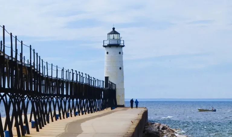 manistee-north-pierhead-light-01